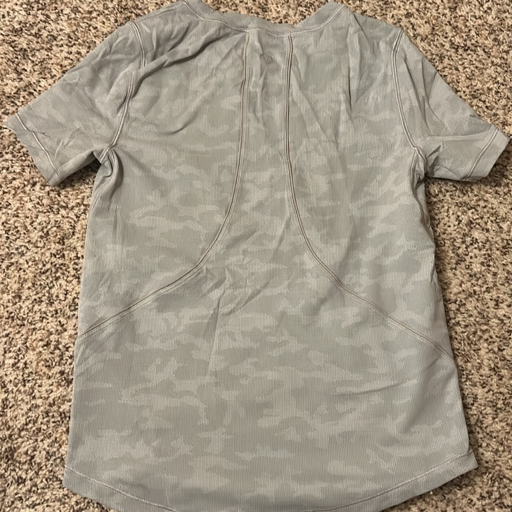 Lululemon Tee - Picture 3 of 4